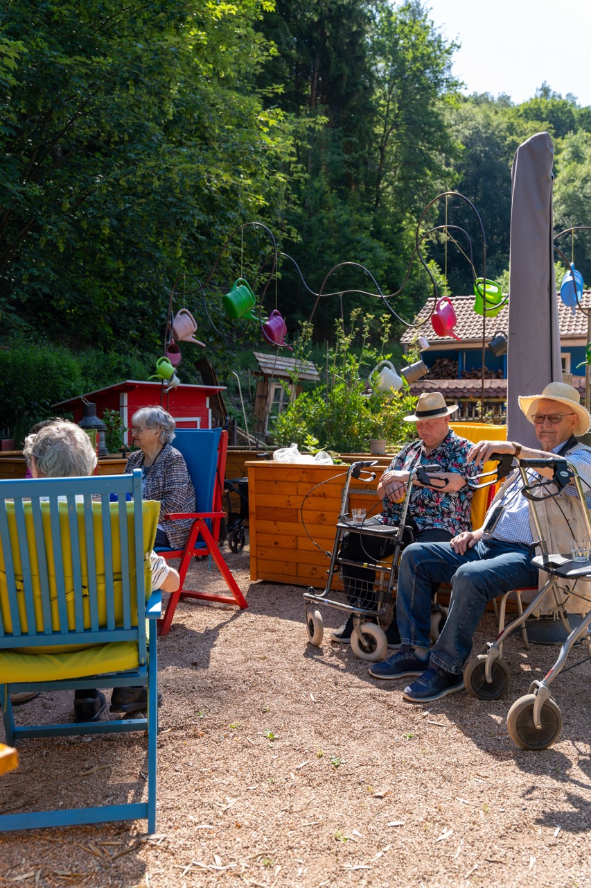 Gruppe im Garten
